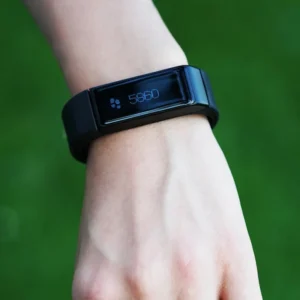 Read more about the article Smartband z NFC – Jak wybrać Xiaomi Smart Band 7?